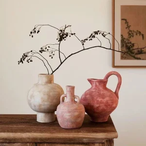 Wabi-sabi style retro vase ornament, creative ceramic, new Chinese style handheld pottery jar, suitable for living room flower arrangement, niche homestay decoration.