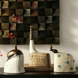 Modern art creative irregular glazed ceramic ornaments, light luxury home furnishings, entryway, model room soft furnishings, decorative crafts.