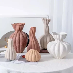 Chaji Feng Ceramic Vase