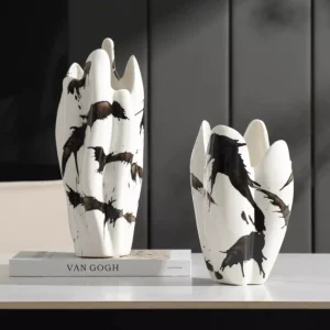 New Chinese style modern hand-painted ink painting ceramic vase, suitable for sales offices, living rooms, dining tables, flower arrangements, and designer decorative items.