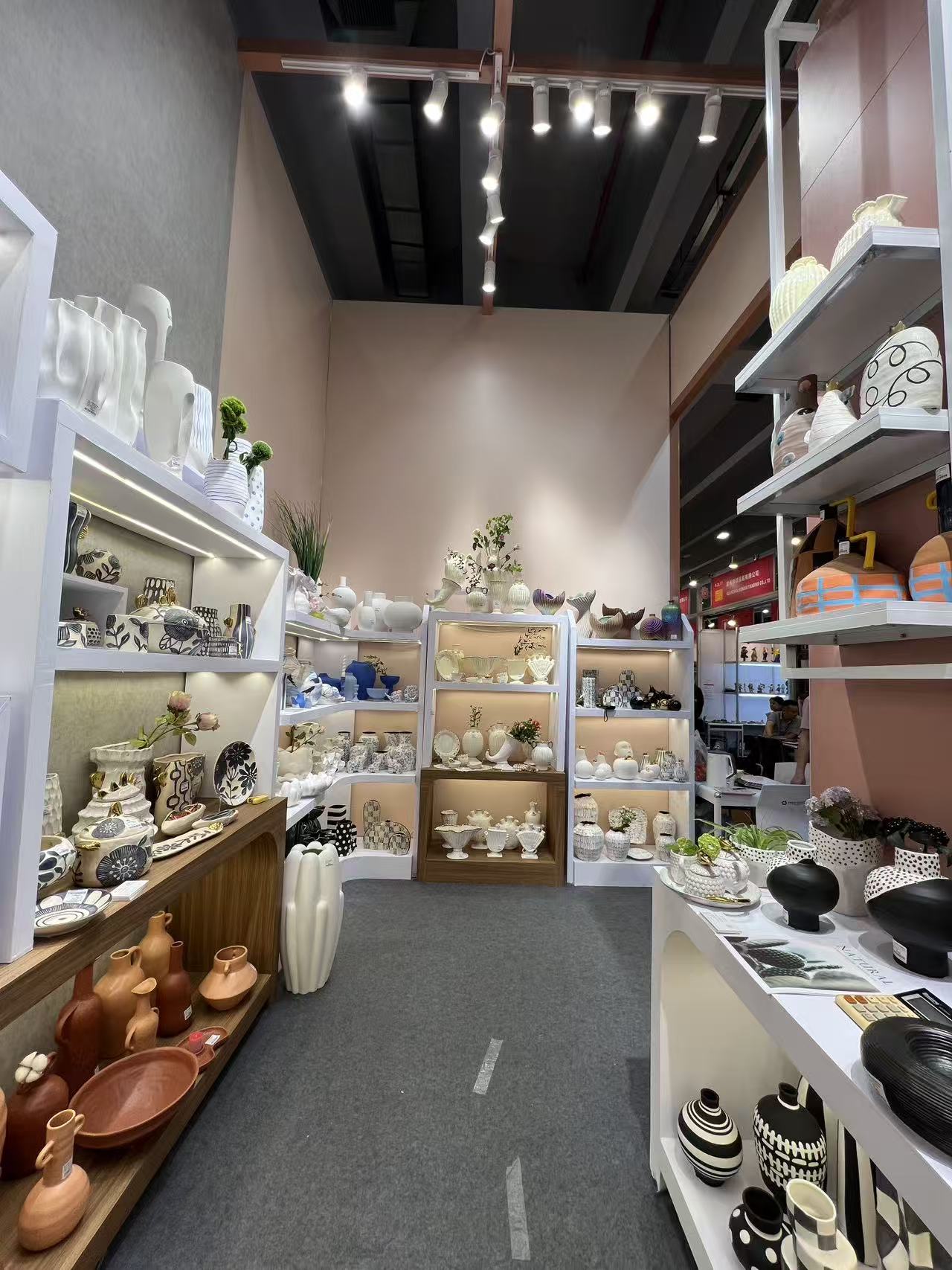 Showroom Photo 3